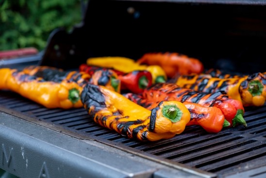 Gasolgrill med grillad paprika
